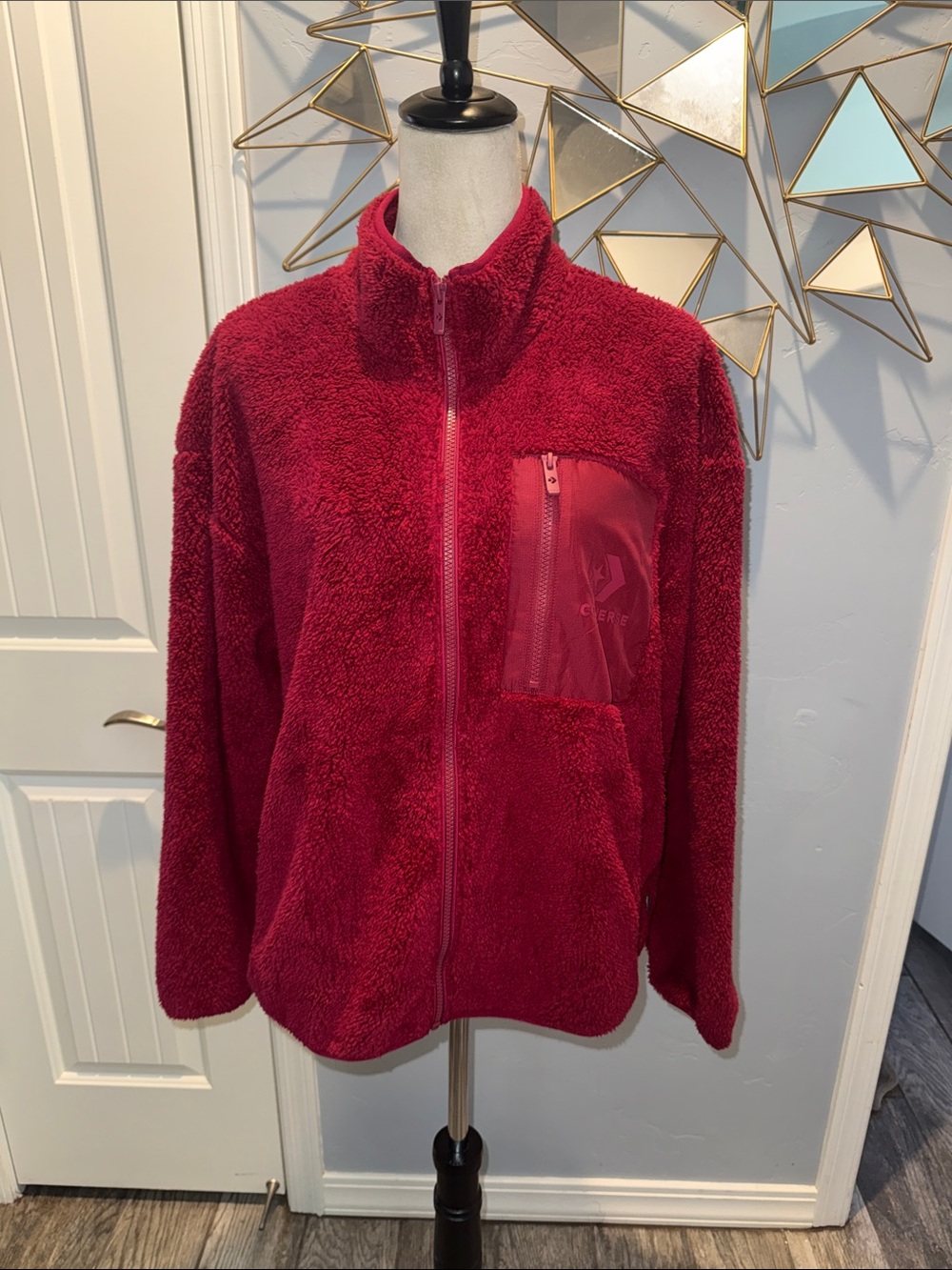 Converse Women's Plush Teddy Jacket in Deep Red. Sz Large
